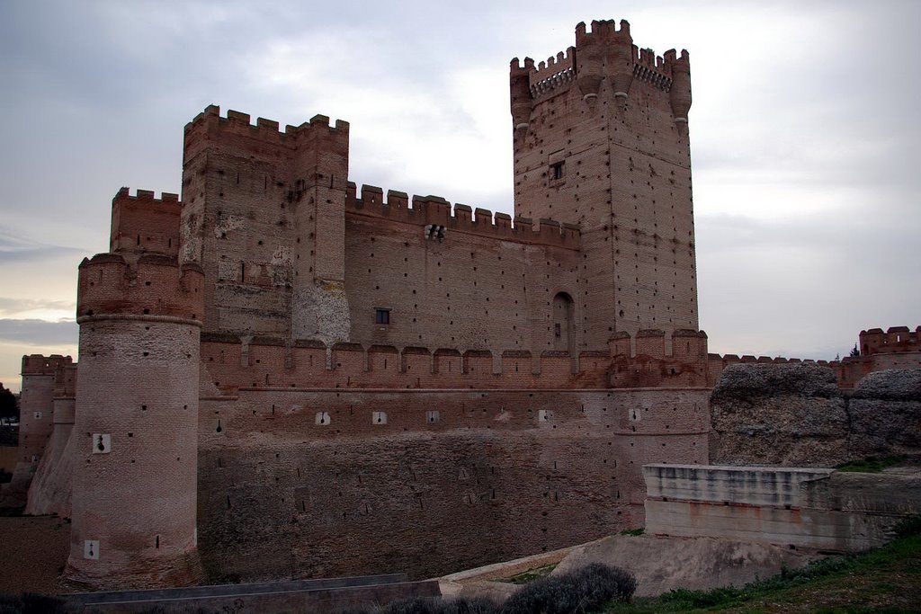 Castillo de la Mota, Medina del Campo, Castilla y León by Antonio Alba