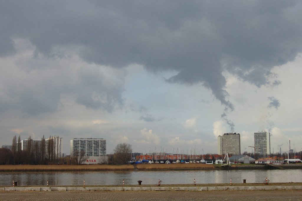 Antwerp waterfront by David Evers (a.k.a. Niccolò Machiavelli)