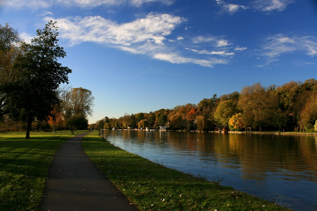 Thames Promenade Sky , Caversham by pete.t