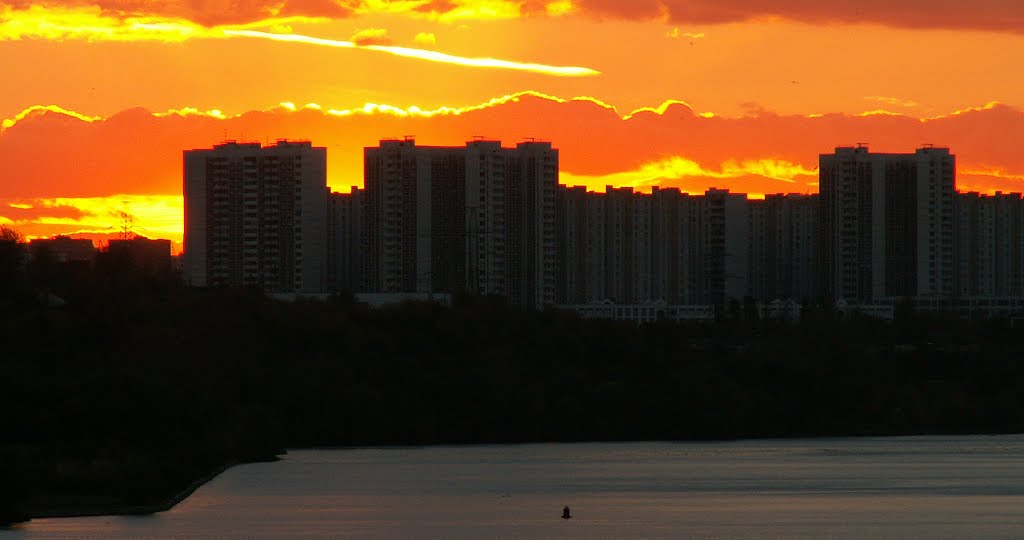 Moscow. Orange sky. by Andrey Velichko