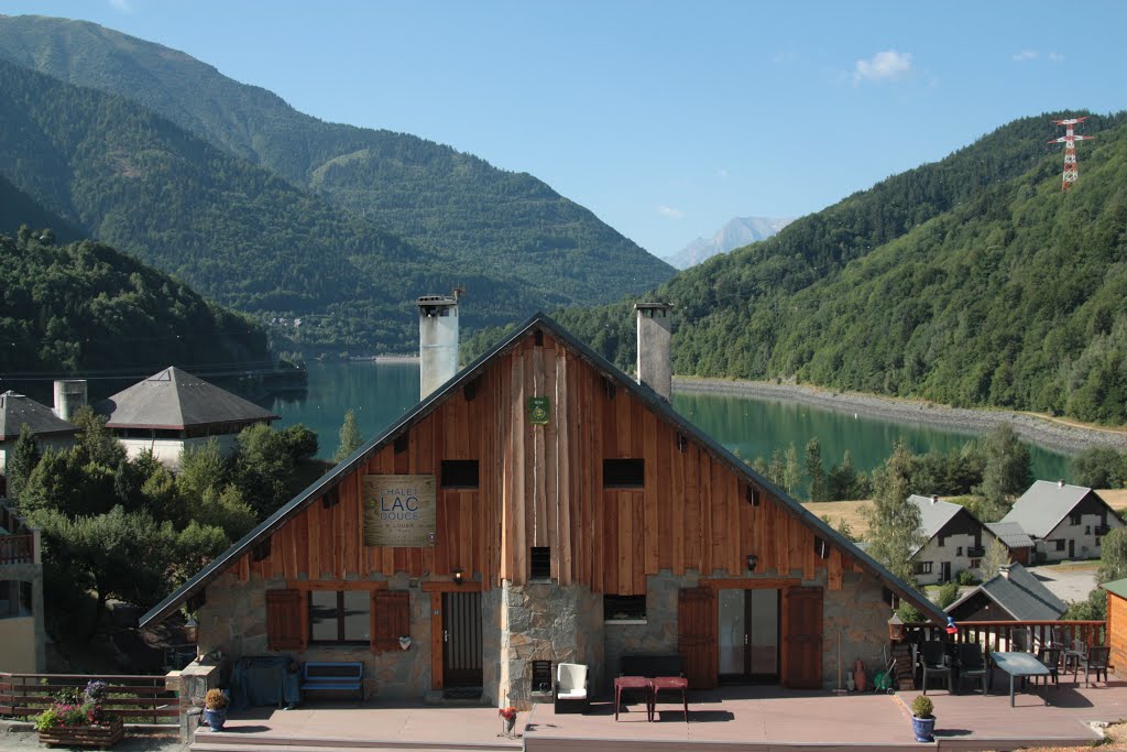 Chalet Lac Douce by Niels Zandvliet