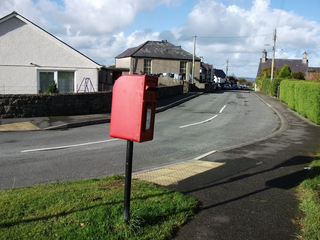 Two post boxes in Tregarth by Bigdutchman