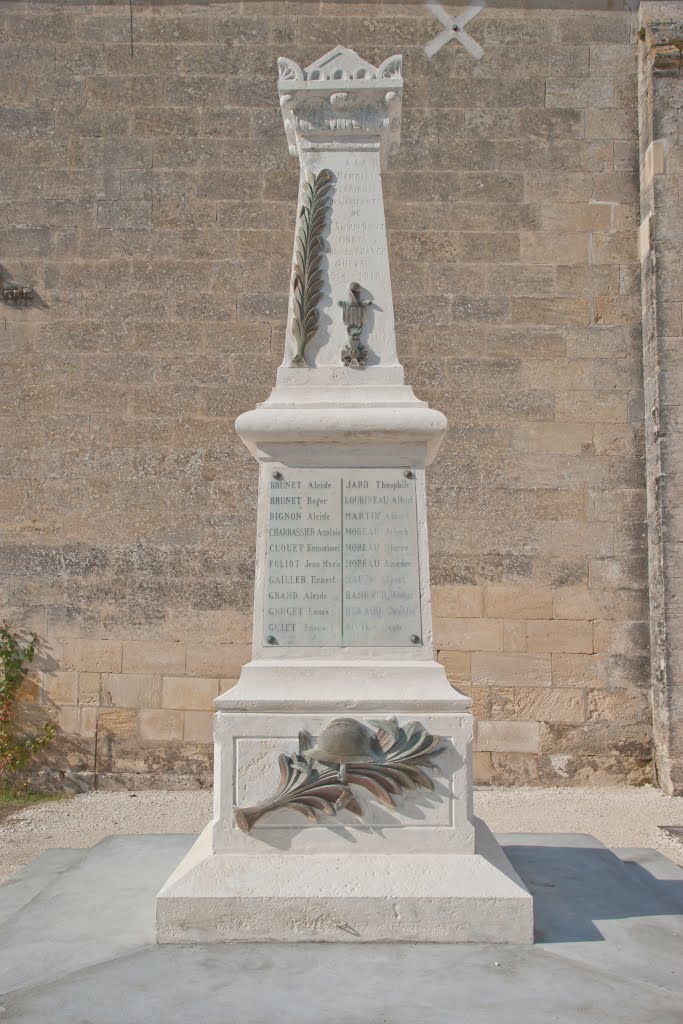 Monument aux Morts de CHENAC - SAINT - SEURIN - D ' UZET - 17120 by Pierre THIBAULT