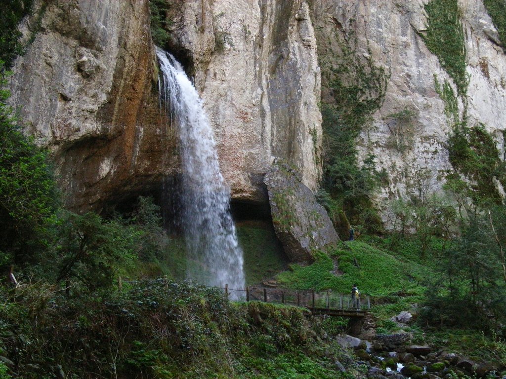 SALTO DE KAKUETA by JESUS (tran)