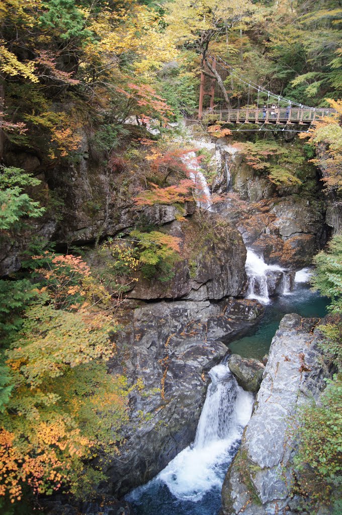 Mitarai Valley Kawakamimura-villege Yoshino,Nara 04.Nov.2012. by しみず出張鍼灸指圧マッサージ