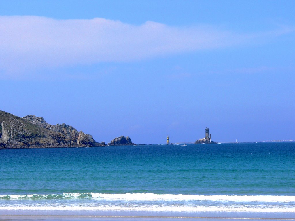 Pointe du Raz - vue de la plage - mai 2005 - baie des Tré by nethasep