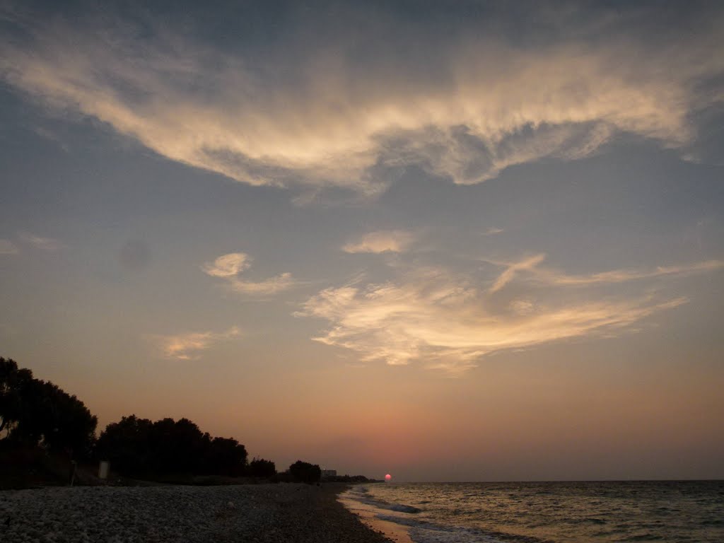 Sunset on Rhodos by Farlang