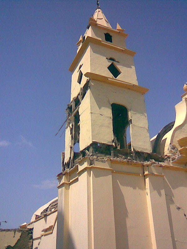 Iglesia del Carmen lateral by Arql. Cristhian Alejandro Siguas Ferreyra