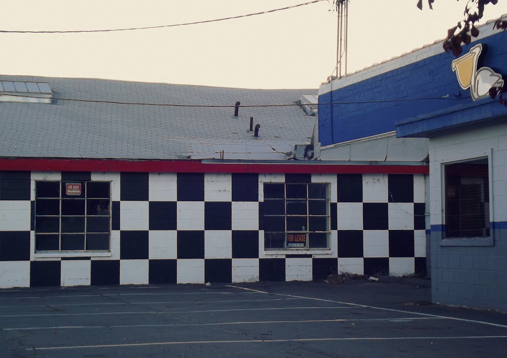 Empty auto shop by Diane MP