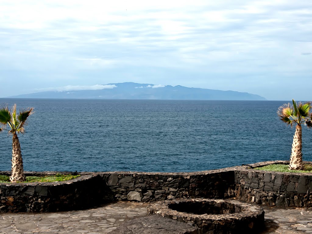 Isla de la Gomera (desde Tenerife) by Jantoni