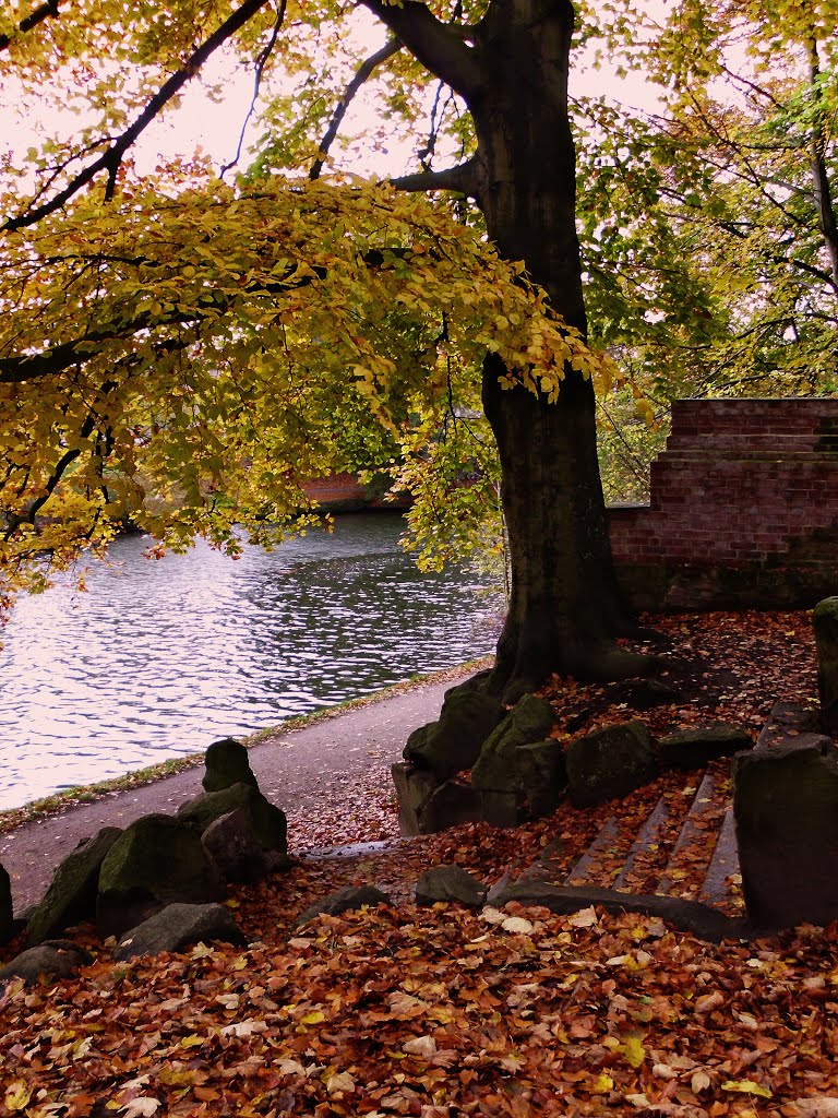 Am Kaisertor Blick auf die Trave November 2012 by Bilder aus Lübeck und Umgebung