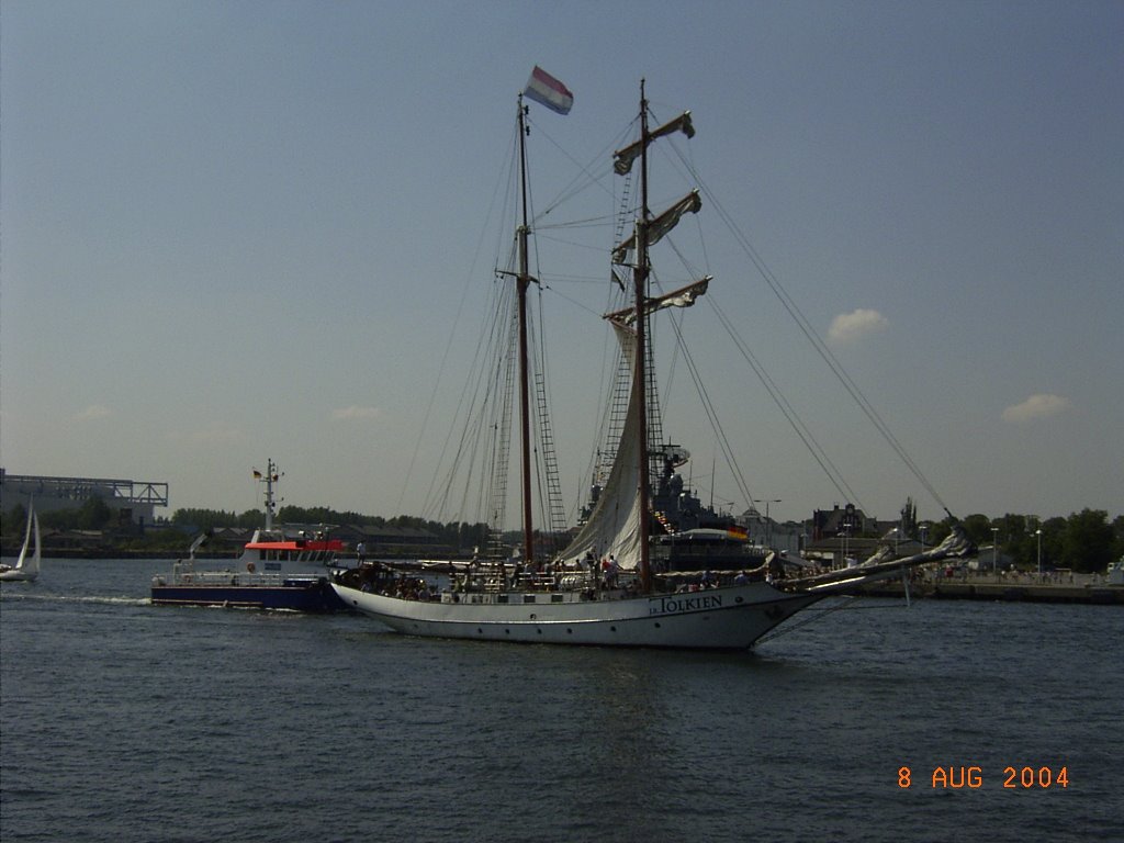 Warnemünde HanseSail2004 "Tolkien" by Uli Zett