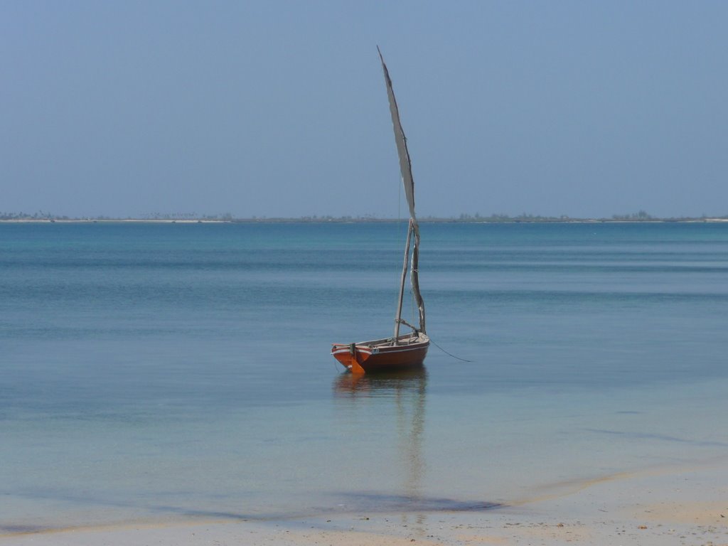 Dhow, Ilha do Mozambique by Rob Ceccarelli