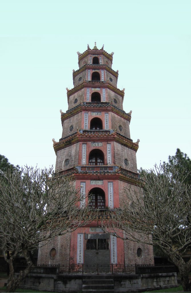 THIEN MU PAGODA by the doctor