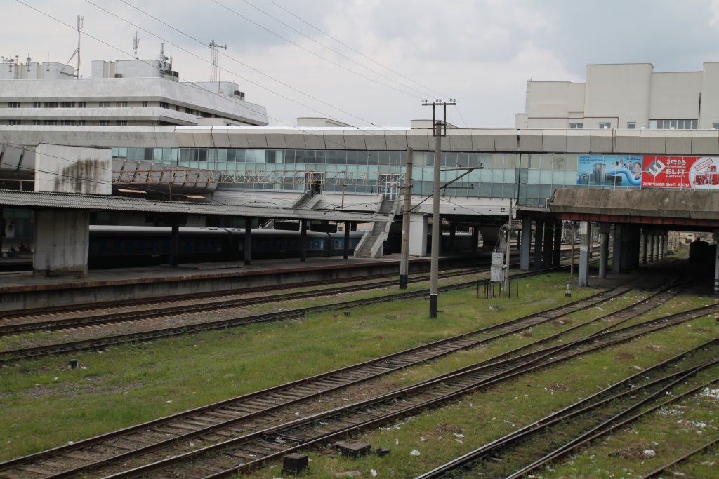 Tibilisi train station by Paweł Tomorowicz