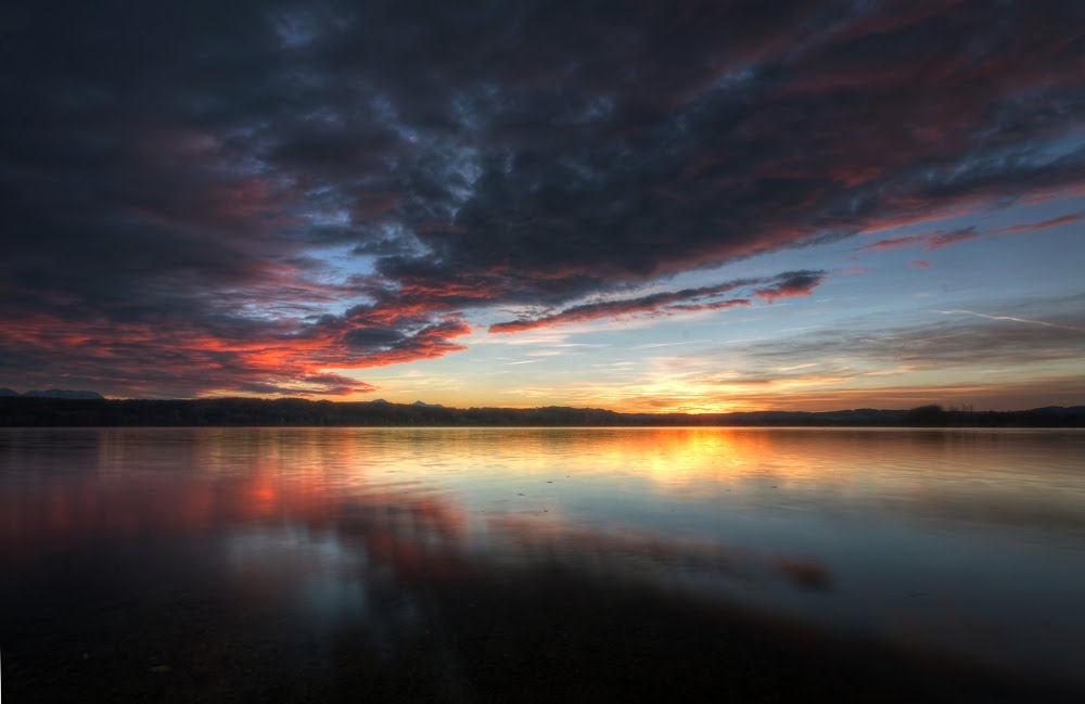 Sonnenuntergang am Waginger See by Hartl