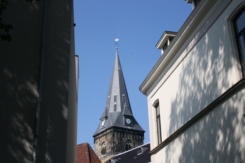 Spits van de Grote Kerk vanuit de Klokkenplas by Carl030nl