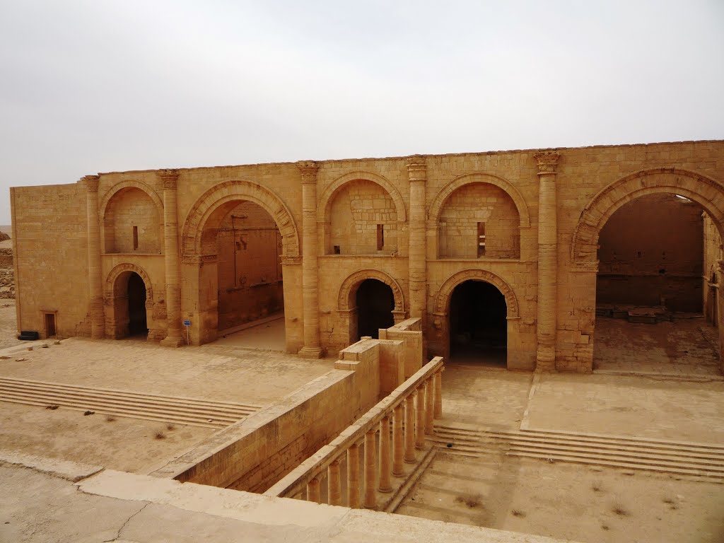 Hatra - Great Shrine الحضر - المعبد الكبير by Typhone