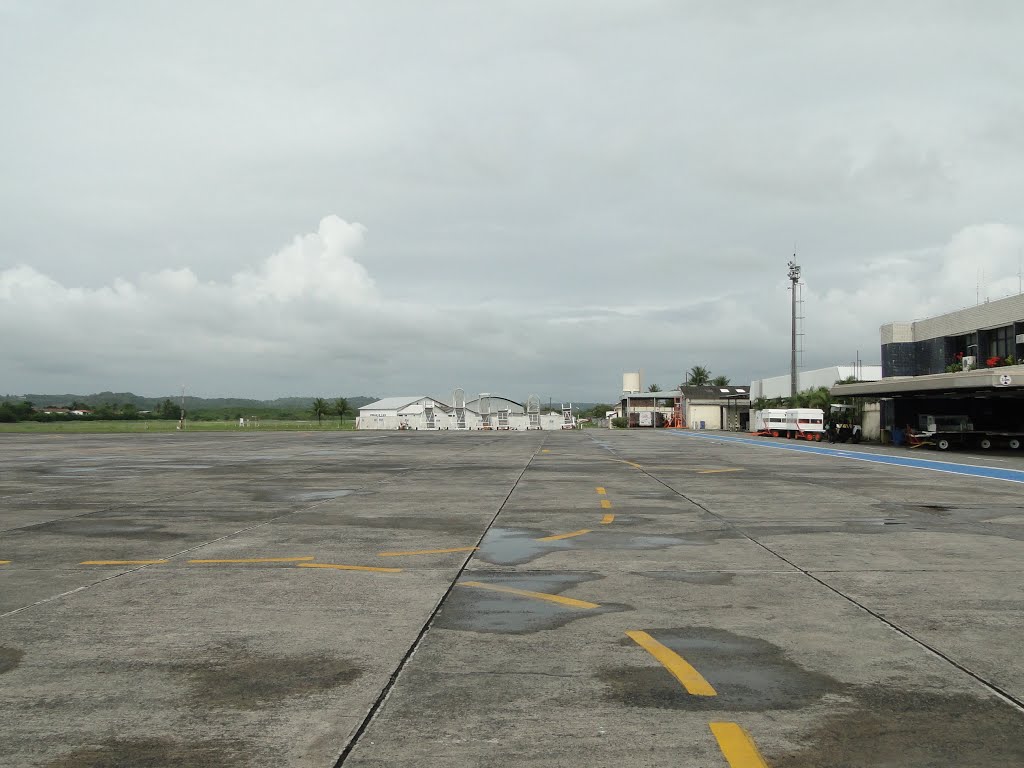 Aeroporto de Ilhéus, Bahia, Brasil by Caio Graco Machado