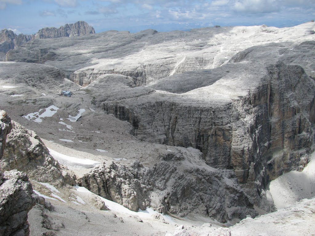 Vista da viaggio - in basso Rifugio Boè by Danuta Balbus