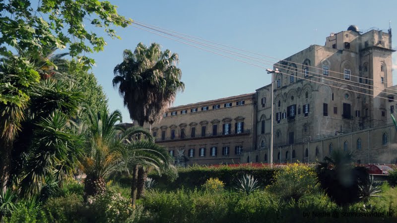 Palermo - Via Vittorio Emanuele by karlosluz