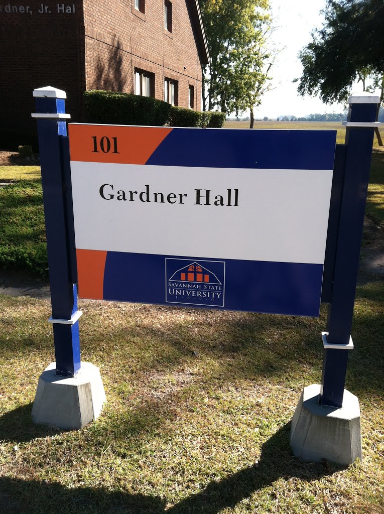 Gardner hall, Thunderbolt, United States by davegis@gmail.com