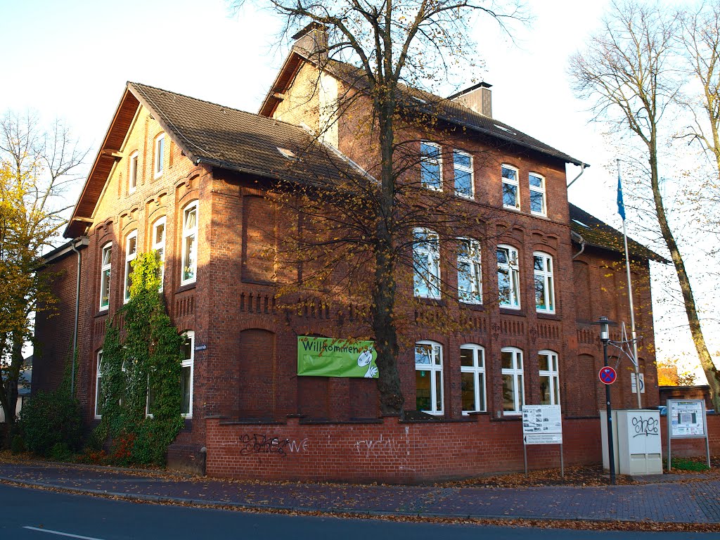 Katholische Grundschule - Georgschule by Otto Hans