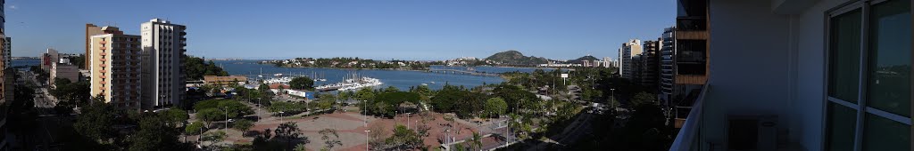 Vista da Avenida Saturnino de Brito a partir do Hotel Bristol Praia do Canto - Vitória - Espírito Santo - Brasil by Paulo Yuji Takarada