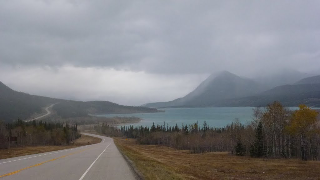 Abraham Lake on the David Thompson Highway by marcelverwoerd