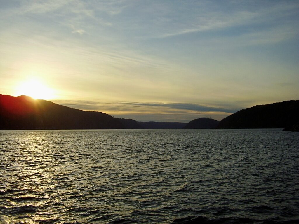 Coucher de soleil sur le Fjord du Saguenay by kload