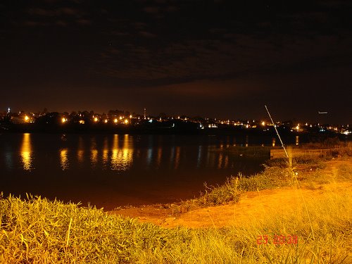 Visão noturna do Lago Paranoá by Sinval Breder