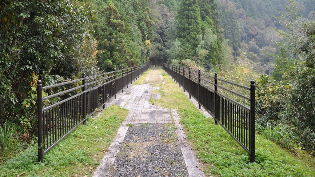 旧高千穂鉄道線路撤去後の遊歩道 by hayuki