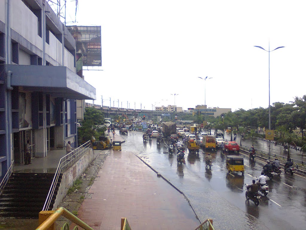 View from Thiruvanmiyur Railway station by Guhan