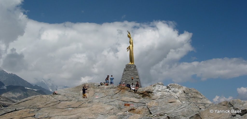 Vierge - Au Monte-Moro by Yanbal