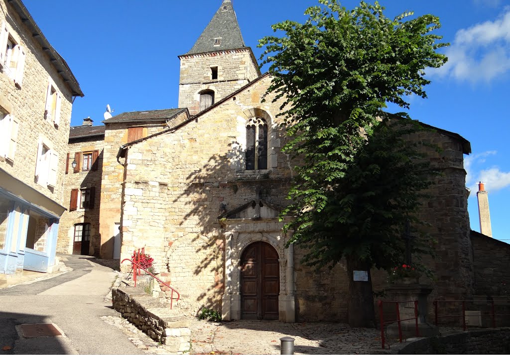 Sévérac-le-Château : Rue jordan Cathala . by Bernard817