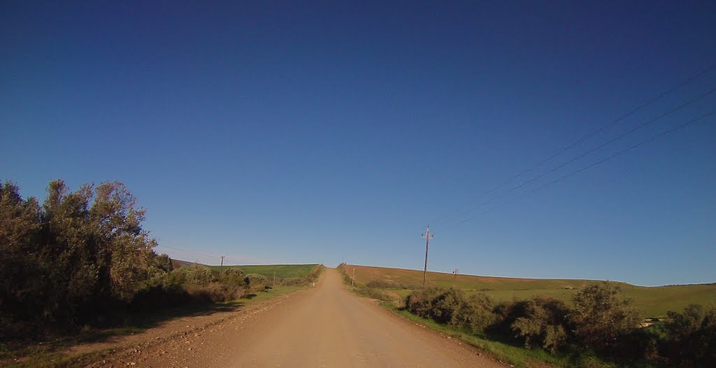 Country and road views along the Malgas to Bredasdorp dirt Road by Pau1