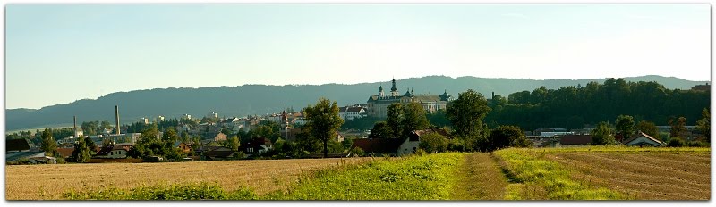 Panorama Bromova z Bromovskich Łąk by GORAL