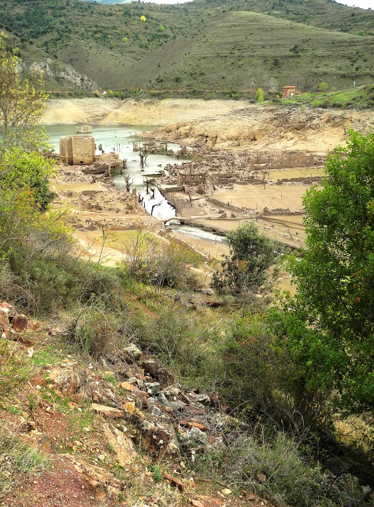 ESPAÑA , La Rioja . Mansilla de la Sierra . ( otoño 2012 ) by Don.Ebro