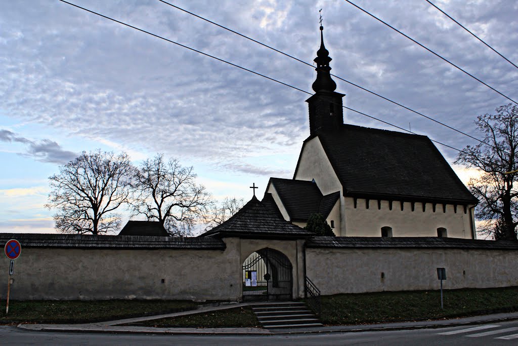 Najstaršia dochovaná stavba v Žiline - Opevnený kostolík sv. Štefana Kráľa by Róbert Gajdica