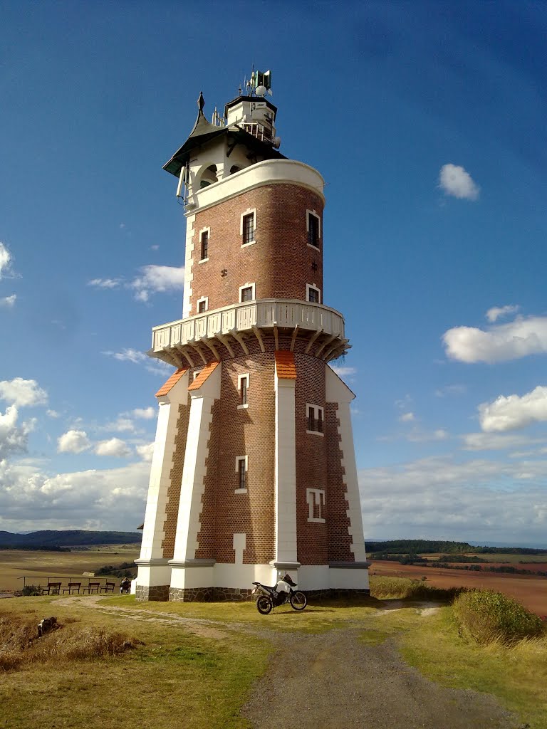 Pohled na rozhlednu Kryry / View of the tower Kryry by Michal Malcovsky