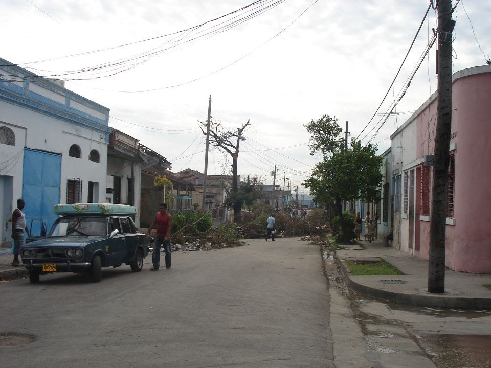 Calle Segunda, Rpto Sueño, Santiago de Cuba, Cuba by BZT-0333