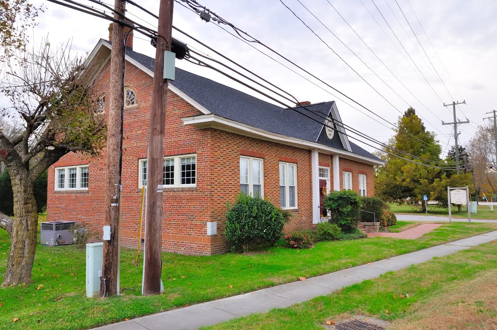 VIRGINIA: JAMES CITY COUNTY: TOANO: Woman's Club of Toano, 7965 Richmond Road by Douglas W. Reynolds, Jr.