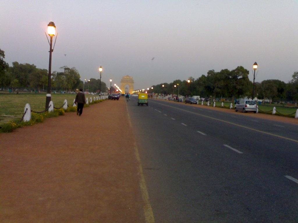 India Gate from a distance by kumars89