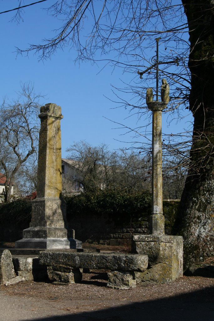 ST GERMAIN SOURCE SEINE Le crucifix by G.Rosette