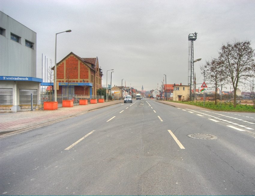 Nordhausen, Bahnübergang Freiherr-v.-Stein-Straße ("Glückauf-Schranke") by hereiam