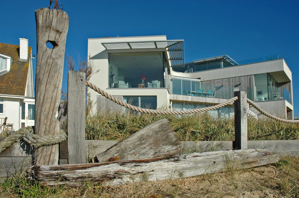 Beach house at Camber Sands by Bressons_Puddle