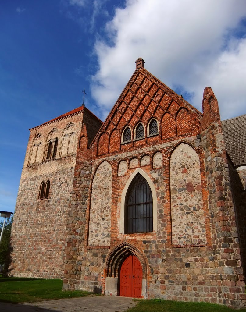 Germany_Western Pomerania_Uckermark_Pasewalk_brickstone-gothic St. Nicolas Church_southern front_DSCF1992 by George Charleston