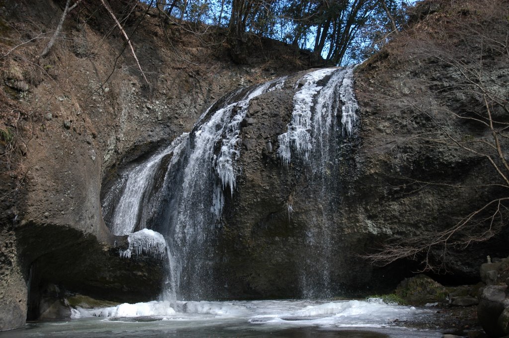 Tsukimati falls in winter 月待ちの滝＠茨城県大子 by qga02666