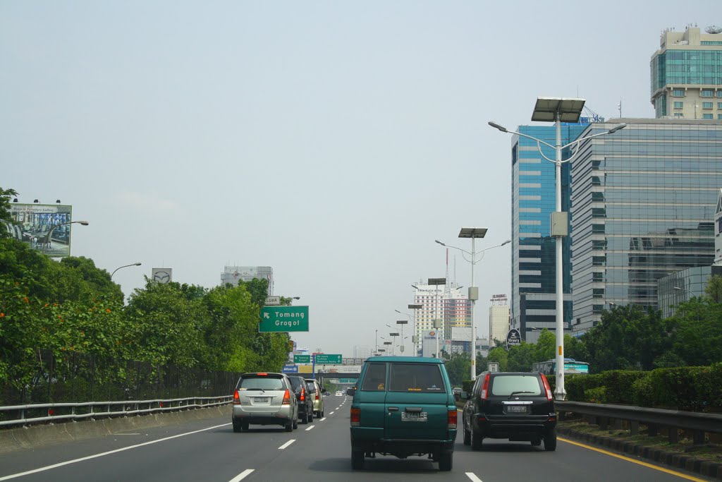 Jalan Tol Dalam Kota Slipi -Wherysusanto by Wignyo Hery Susanto