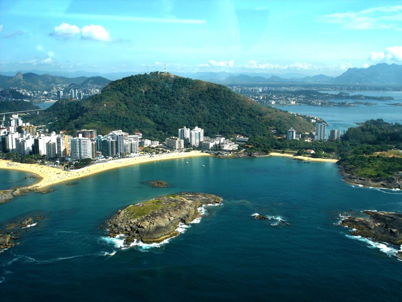 R. Santa Luzia, 1011 - Praia da Costa, Vila Velha - ES, Brazil by Francisco H. Moro